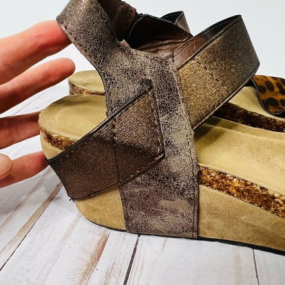 Natural Reflections Women's Brown Leopard Wedge Shoe Size 9 - Picture 2 of 9